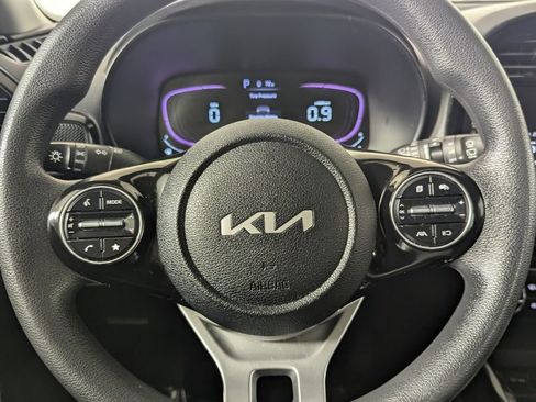 Used 2023 Kia Soul S image 16