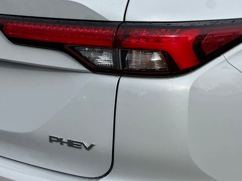 Used 2024 Mitsubishi Outlander Ralliart image 12