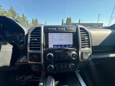 Used 2020 Ford F150 Platinum w/ Technology Package AWD/4WD image 29