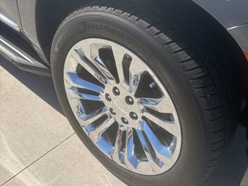 Used 2021 GMC Yukon Denali image 4