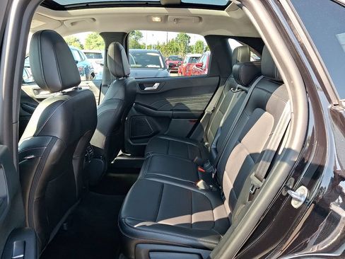 Used 2023 Ford Escape Platinum AWD/4WD image 11