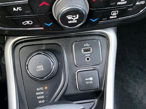 Used 2018 Jeep Compass Latitude w/ Popular Equipment Group image 30