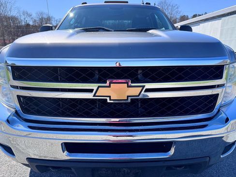 Used 2013 Chevrolet Silverado 2500 LT w/ Interior Plus Package AWD/4WD image 2