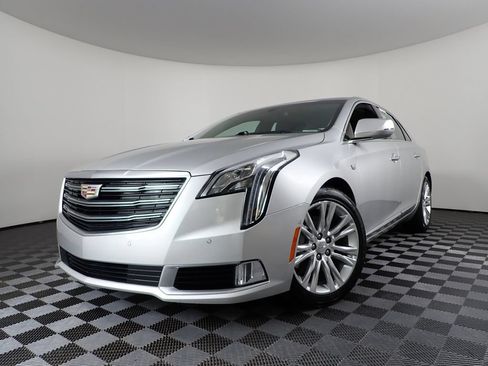 Used 2019 Cadillac XTS Luxury FWD image 2