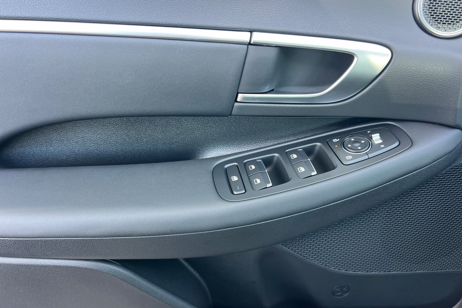 New 2026 Hyundai Sonata SEL FWD image 12