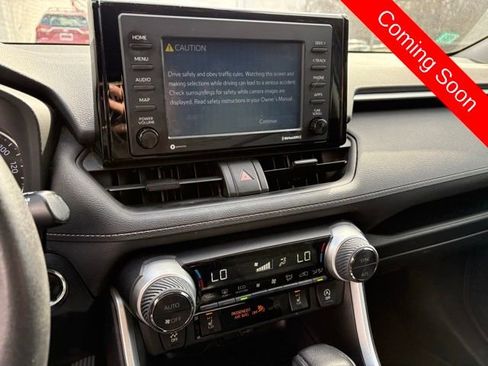 Used 2021 Toyota RAV4 XLE w/ Convenience Package image 9