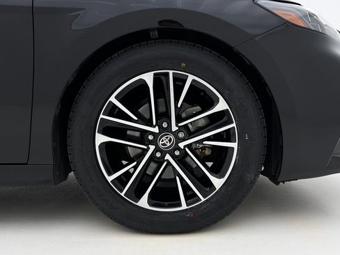 Used 2025 Toyota Camry XLE w/ Premium Plus Package image 28