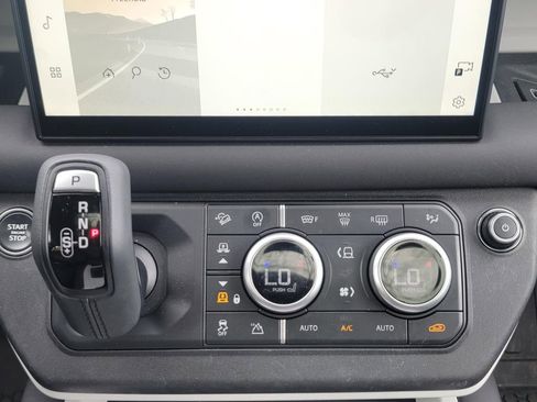 Used 2025 Land Rover Defender 110 S AWD/4WD image 33
