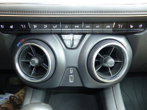 Used 2020 Chevrolet Blazer Premier w/ LPO, Floor Liner Package AWD/4WD image 52