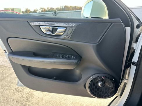 Used 2020 Volvo S60 T6 Momentum image 22