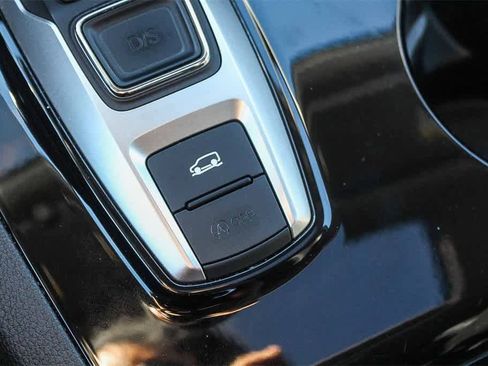 Used 2017 Honda Pilot Elite image 73