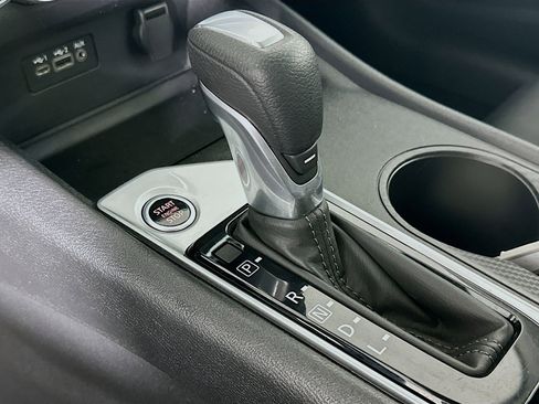 Used 2025 Nissan Altima 2.5 SV FWD image 23