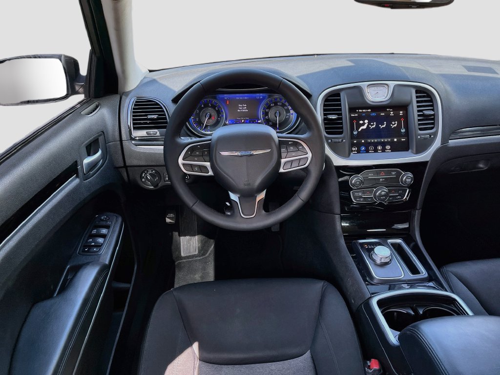 Used 2023 Chrysler 300 Touring RWD image 20
