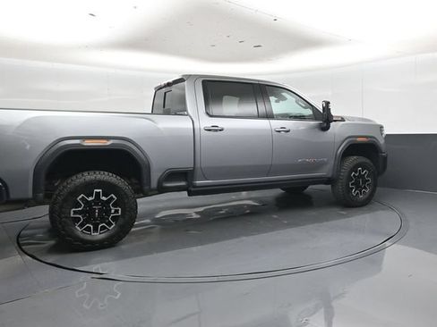 Used 2025 GMC Sierra 2500 AT4X AWD/4WD image 3