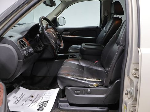 Used 2007 Chevrolet Avalanche LT w/ LT Preferred Equipment Group AWD/4WD image 11