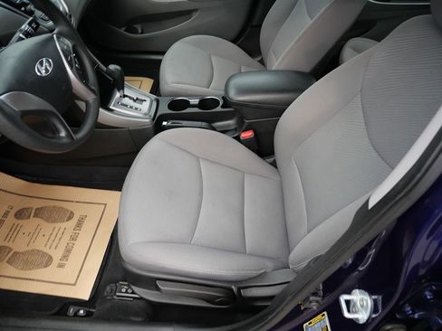 Used 2013 Hyundai Elantra GLS image 10