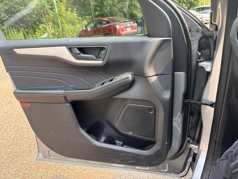 Used 2022 Ford Escape SE FWD image 15