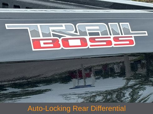 Used 2025 Chevrolet Silverado 1500 LT Trail Boss w/ Convenience Package II AWD/4WD image 29