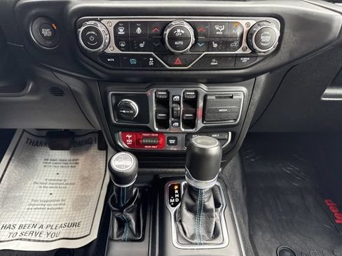 Used 2023 Jeep Wrangler Unlimited Rubicon 4xe w/ Cold Weather Group AWD/4WD image 17
