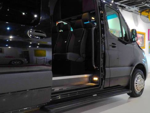 Used 2020 Mercedes-Benz Sprinter 3500 image 12