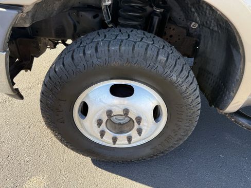 Used 2005 Ford F350 XLT image 5