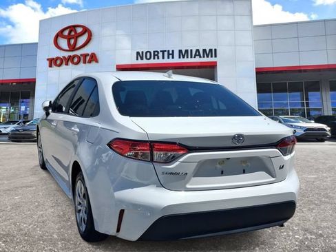 Used 2023 Toyota Corolla LE FWD image 3