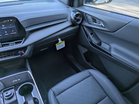 New 2026 Chevrolet Equinox LT w/ Convenience Package II image 16