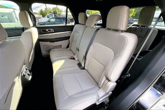 Used 2018 Ford Explorer XLT FWD image 27