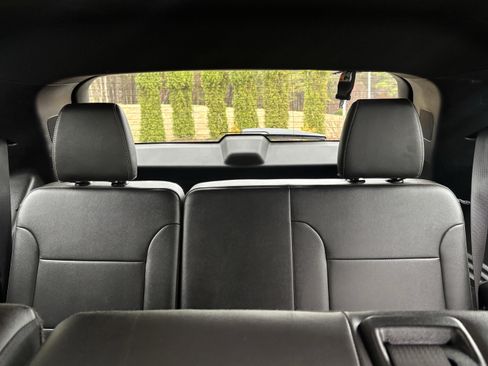 Used 2023 Chevrolet Traverse LT image 33