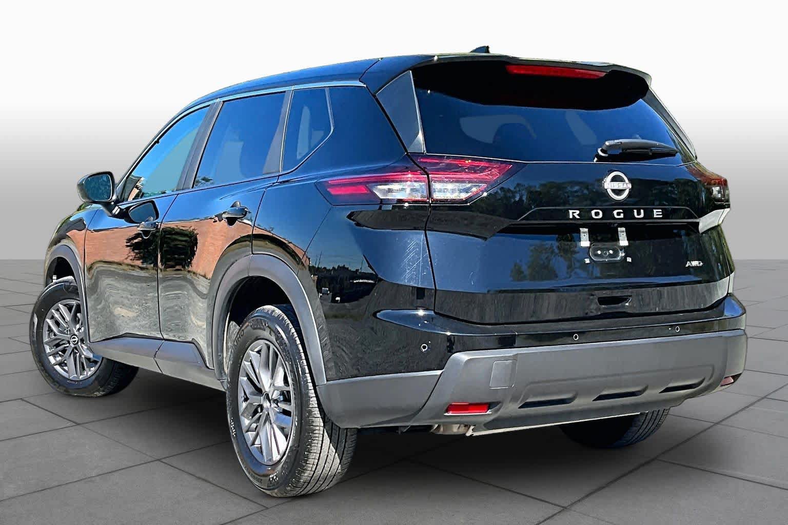 Used 2026 Nissan Rogue SV AWD/4WD image 12