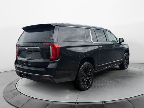 Used 2023 GMC Yukon XL Denali Ultimate AWD/4WD image 5