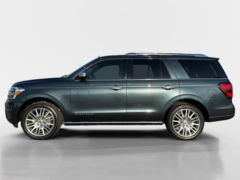 Used 2023 Ford Expedition Platinum AWD/4WD image 2