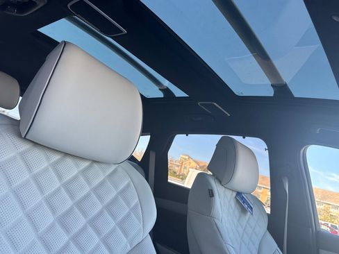 New 2025 Genesis GV80 3.5T Prestige image 17