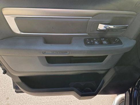 Used 2016 RAM 1500 Classic SLT AWD/4WD image 12