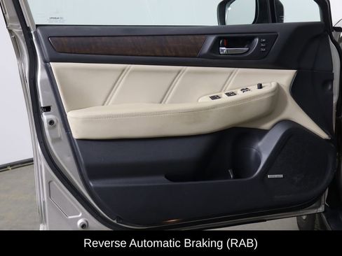 Used 2018 Subaru Outback 3.6R Limited AWD/4WD image 19