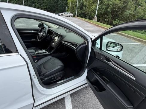 Used 2018 Ford Fusion Titanium AWD/4WD image 25