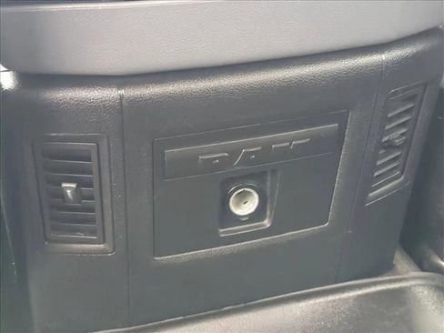 Used 2016 RAM 1500 Classic SLT image 23