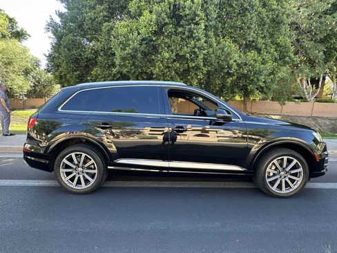 Used 2017 Audi Q7 3.0T Premium Plus w/ Premium Plus Package AWD/4WD image 9