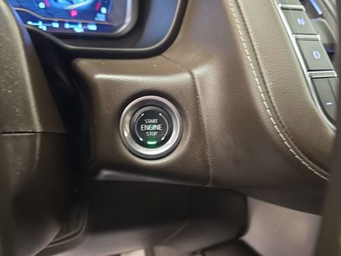 Used 2024 GMC Yukon XL SLE AWD/4WD image 26