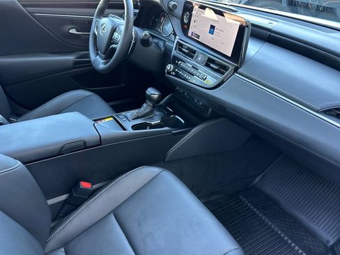 Used 2025 Lexus ES 300h ES 300h image 33