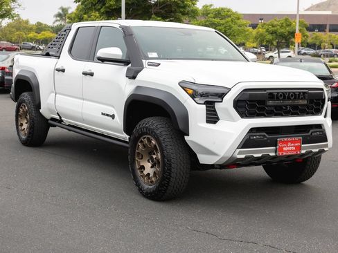 Certified 2025 Toyota Tacoma 4x4 Double Cab Hybrid image 3