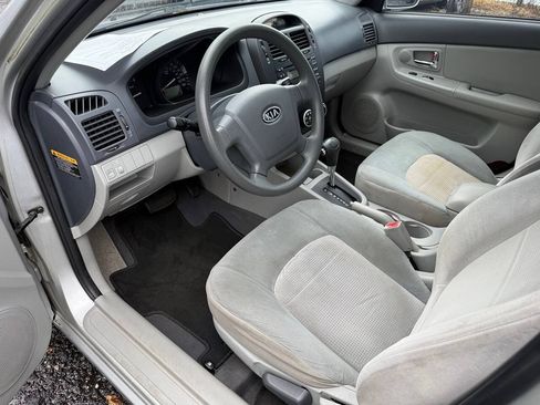 Used 2009 Kia Spectra EX FWD image 15