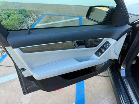 Used 2010 Mercedes-Benz C 63 AMG Sedan image 10