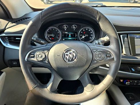 Used 2019 Buick Enclave Essence image 28