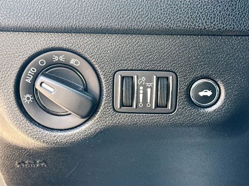 Used 2022 Dodge Charger SXT w/ Leather Interior Group image 10