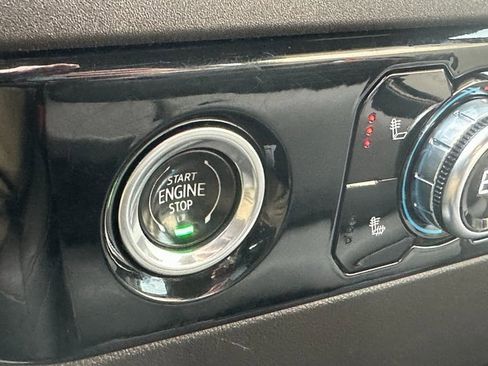 Used 2023 GMC Sierra 1500 SLT image 42