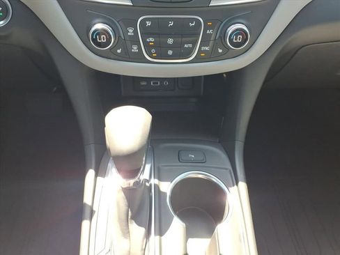 Used 2022 Chevrolet Equinox LT FWD image 28