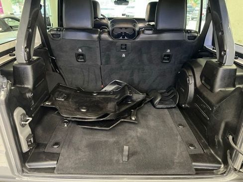 Used 2021 Jeep Wrangler Unlimited Rubicon w/ Dual Top Group AWD/4WD image 12