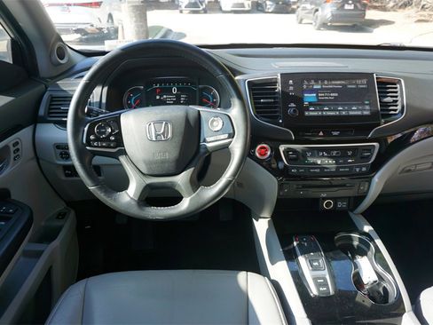 Used 2020 Honda Pilot Touring image 4