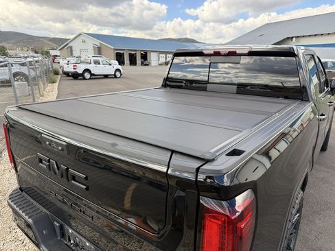 Used 2023 GMC Sierra 1500 Denali Ultimate AWD/4WD image 7